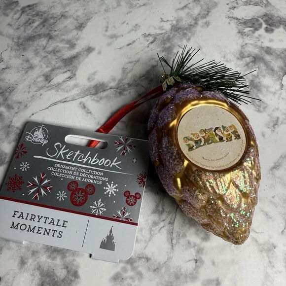 2022 Disney Parks Snow White 2 sided glass Sketchbook Christmas Ornament NWT - Picture 2 of 5